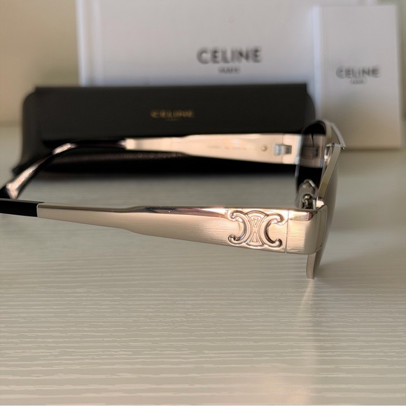 New! Celine Triomphe Sunglasses, CL40281U 16A, Authentic - Picture 8 of 10
